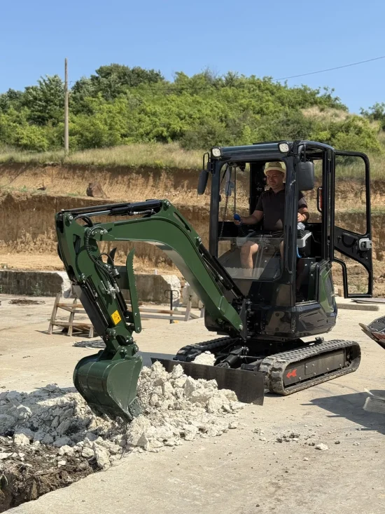Excavators Mini Excavator Müller Е2.5 Pro Cabin